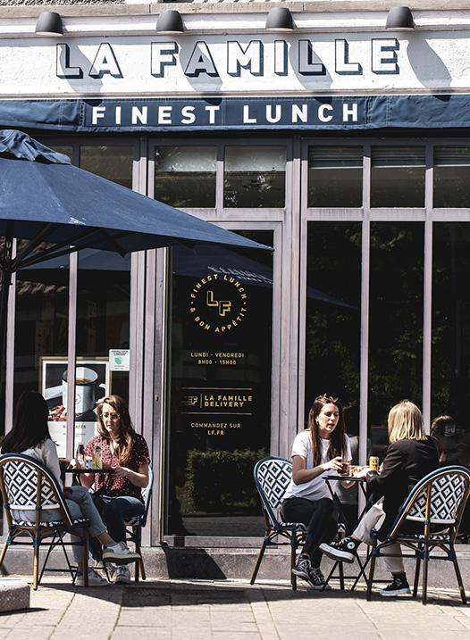 Devanture de restaurant La Famille